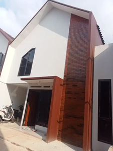 Rumah scandinavian samping tol desari