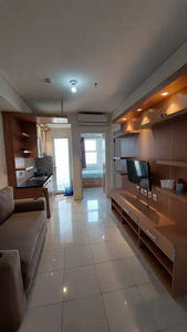 Sewa Apartemen Furnish Lantai 18 Tipe 2BR di Parahyangan Residence