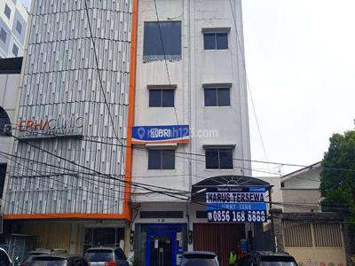 Best Deal. Disewa Ruko 4 Lantai Sangat Strategis Cocok Untuk Kantor Atau Bank di Mangga Besar, Jakarta Barat