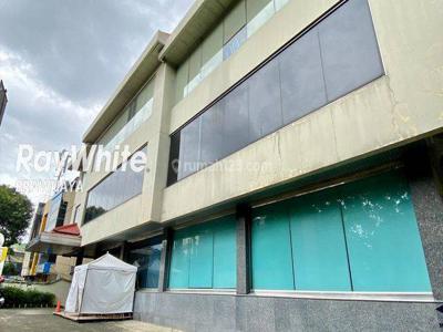Gedung 4 Lantai di Kebayoran Baru Jl Wijaya,Zona Campuran