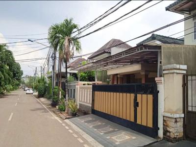 Dijual Rumah1,5 Lantai Di Dalam Komplek Elit Duren Sawit.