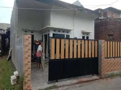 Rumah jalan bunga bunga dekat Soehat Malang