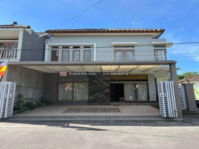 Rumah Mewah Baru Full Furnish dekat Masjid di Maguwoharjo