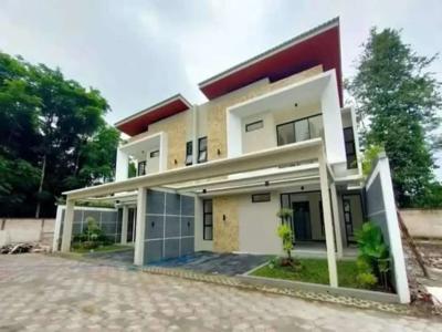 Rumah Mewah Dalam Cluster Area Jl. Kaliurang Km 10 Dijual Murah