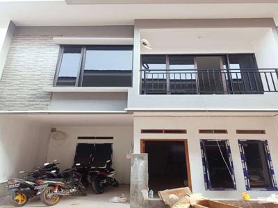 Rumah murah bintara 2 lantai akses mobil SHM nempel Jakarta timur