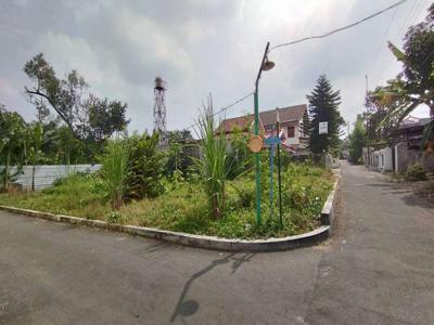 Tanah di Jalan Damai Jakal km 7 Jogja, Nasionalis