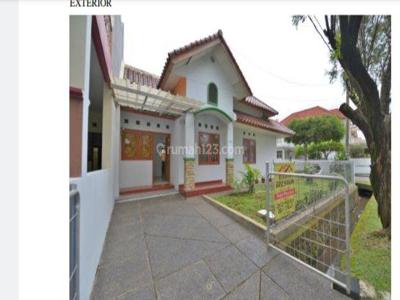 Disewakan Rumah 2 Lantai di Kemang Pratama 3 Seharga 60 Jt. .