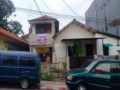 Disewakan rumah pinggir jalan cocok untuk tempat usaha dekat dengan pasar dan pemukiman warga