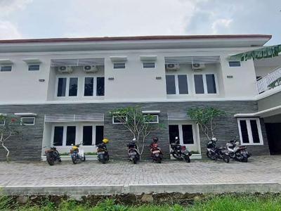 Kost exclusive bangunan baru desain modern di jalan kabupaten dekat UG