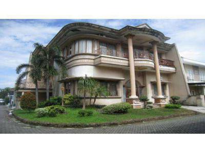 Murah Dijual Rumah Mewah Hoek Taman Mutiara, Pakuwon City Furnish Lux
