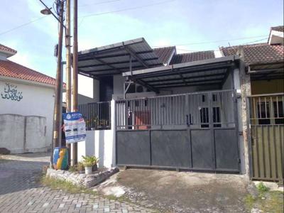Rumah di Wolter Monginsidi Pedurungan Dekat Sekolah MAN 2 Semarang