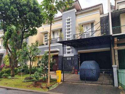 Rumah second terawat di komplek elit Rafles Hills Cibubur