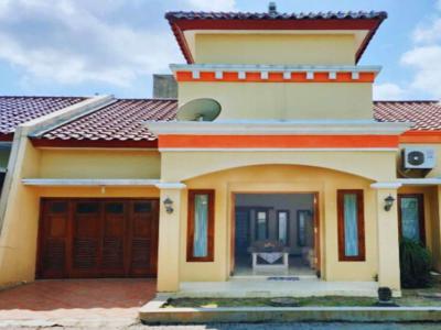 Rumah SHM Dijual di Semampir, 2 Latai