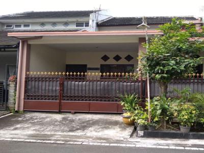 DI JUAL RUMAH LOKASI STRATEGIS DI SAWOJAJAR 1