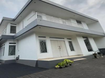 Dijual rumah luas plus gudang di villa mutiara bintaro. Ciputat sawah