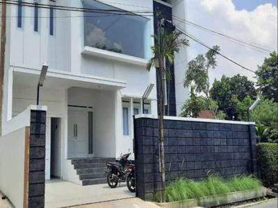Disewakan Rumah Tinggal LUX 2 Lantai di Jl. Reog, Bandung