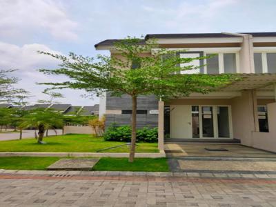 Rumah Pojok Siap Huni 2 lantai dekat Surabaya Barat