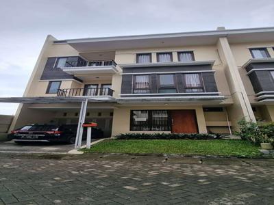 Dijual Rumah lux siap huni Jl Setraduta Bandung