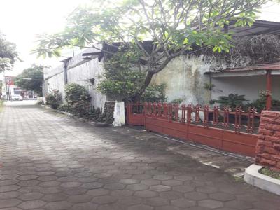 DN. Rumah lama di Jl Timoho, Baciro, dekat dengan kampus UIN, APMD.
