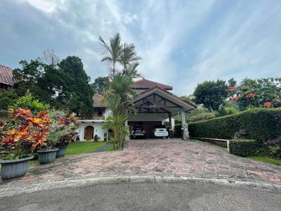 Rumah Bagus Dua Lantai di Perum Rancamaya Golf Bogor
