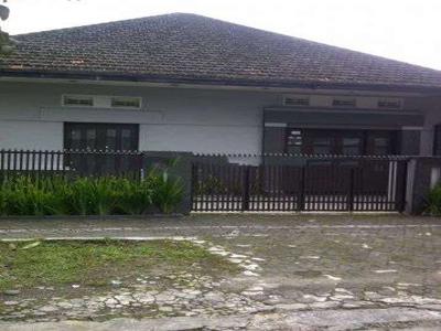 Rumah Di Bandung Tengah - Henny