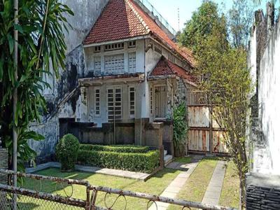 Rumah Hitung Tanah di Jalan Diponegoro, Surabaya