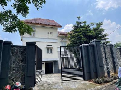 Rumah Mewah Cantik di Cluster Nusa Dua, Citra Gran Cibubur