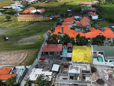 Tanah komersil lingkungan villa elit di Bumbak Umalas