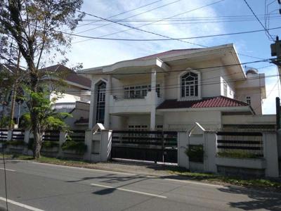 Villa di Jl. Multatuli ( Sebelum Haji Misbah )