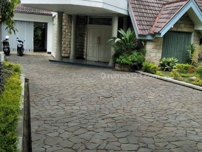 Disewakan Rumah Luas di Hegarmanah Bandung Cocok Buat Cafe