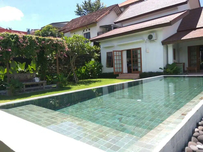 Jual/Sewa Villa 1 Lantai Fully Furnished di Jl. Taman Giri- Nusa Dua