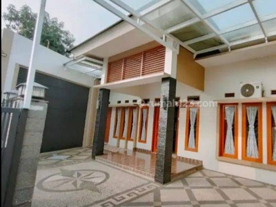 Rumah bagus siap huni, furnished, AC, di Antapani