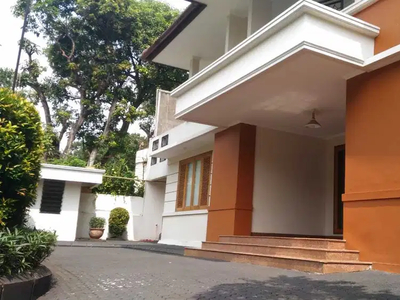 Rumah disewakan siap huni di Pondok Indah Jakarta selatan, aman 24 jam