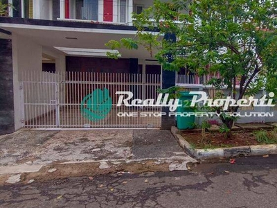 Rumah Luas Dan Nyaman Untuk Keluarga 2 Lantai Dalam Komplek di Ratna Jatibening Bekasi