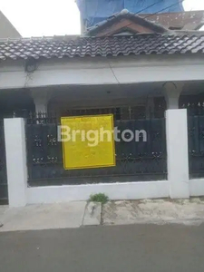 Rumah siap huni di jalan kedondong 1,Rawamangun,Jakarta Timur