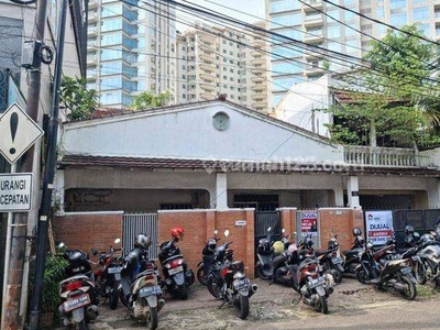 Rumah Tua Hitung Tanah Saja Row Jalan Lebar Di Jakarta Selatan