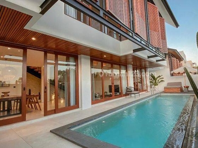 Villa Baru super mewah di dekat Pantai Pererenan Bali . Fully Furnish & Pool