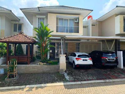 Jual Cepat. Rumah Mewah Di Graha Taman Pelangi BSB City