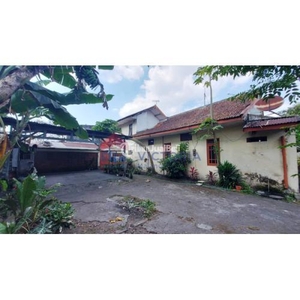 Dijual Rumah Lebar 20 Meter LT376m2 4KT 3KM di Tengah Kota Malang, Jarang Ada - Malang