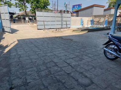 Di sewakan Gudang dengan kantor, rangka baja lantai beton.