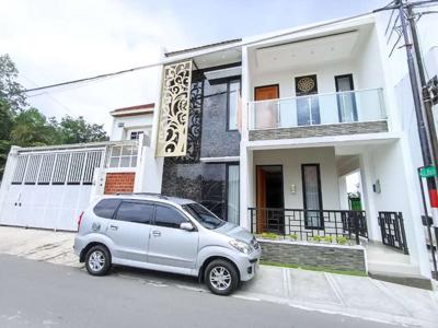 Rumah Hook Baru Siap Huni Dijual 2 Lantai Utara Jogja Bay