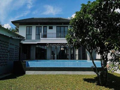 Rumah villa siap huni kolam renang view gunung Sentul city
