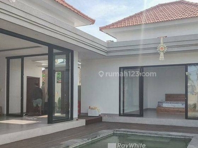 2BR modern minimalist villa, 3 minutes from Pantai Seseh for Rent