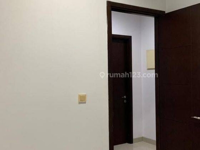 Disewakan Rumah 4 kamar 3 Lantai murah banget!!!! Yuk miliki