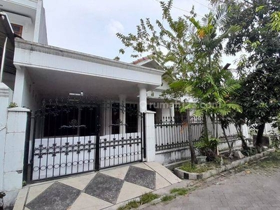 Disewakan Rumah di Jalan Gayungsari Surabaya