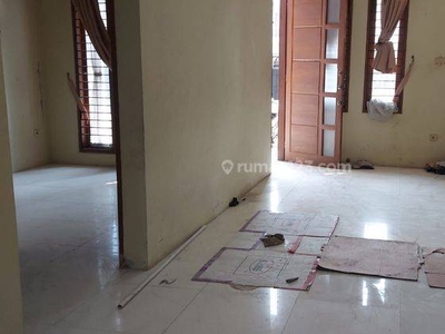 Disewakan Rumah Nyaman Minimalis Siap Huni di Singgasana Pradana