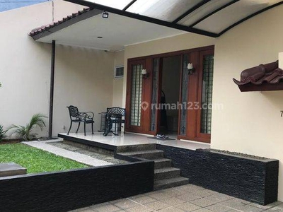 For Rent 4 Bedrooms House In Pondok Hijau