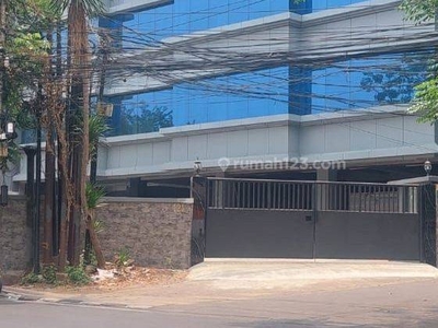 Gedung kantor 5 lantai 1000 m² SHM Bagus