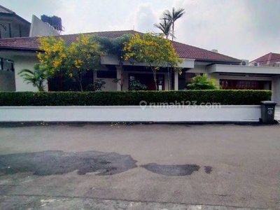 Rumah Bagus Semi Furnished di Jl.teladan Cipete
, Jakarta Selatan