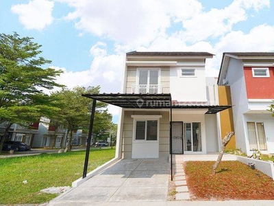 Rumah dijual di Serpong Lagoon BSD 2 Lantai 15 menit ke stasiun